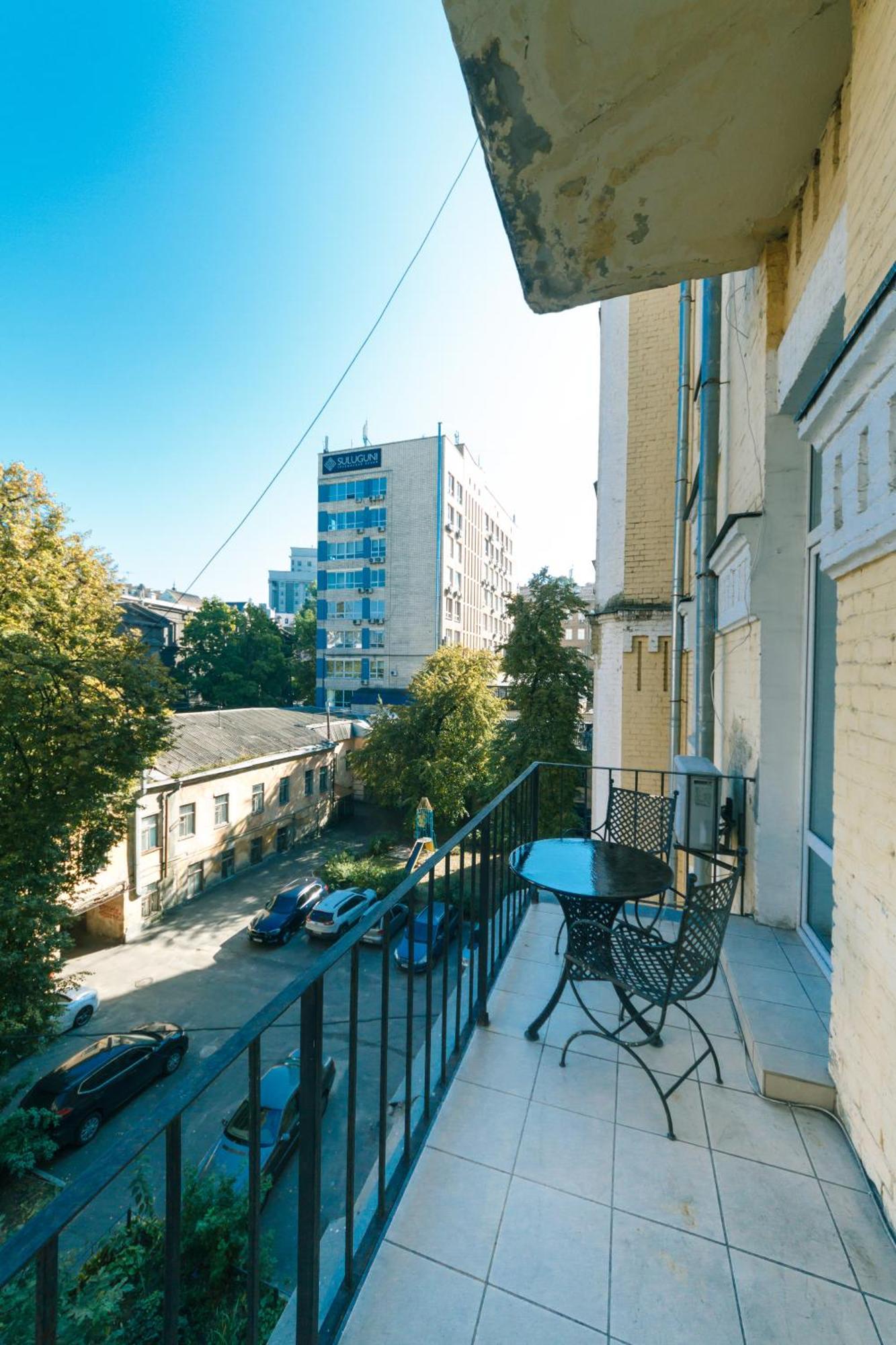 Апартаменты Lux Near Maidan, Khreschutyk 3Br Киев Экстерьер фото
