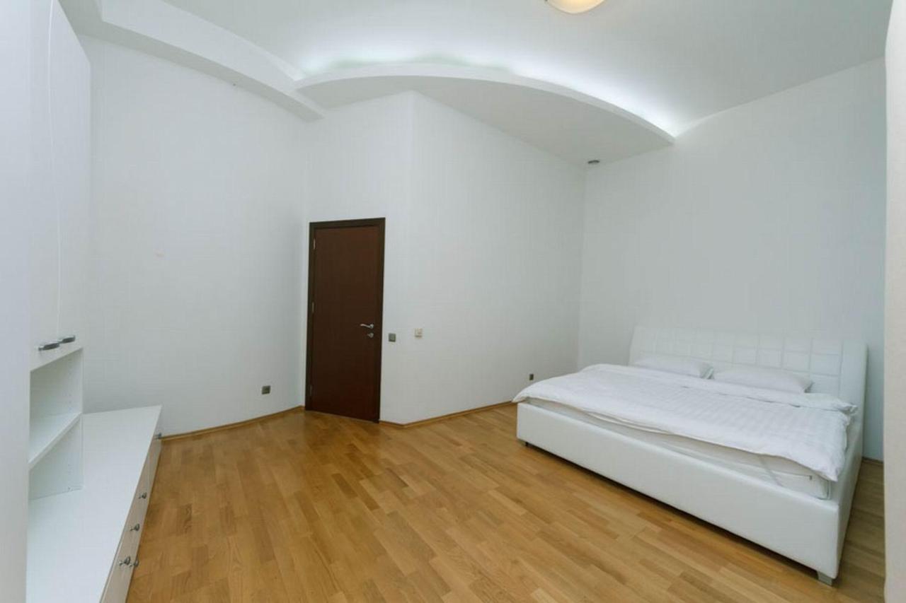 Апартаменты Lux Near Maidan, Khreschutyk 3Br Киев Экстерьер фото