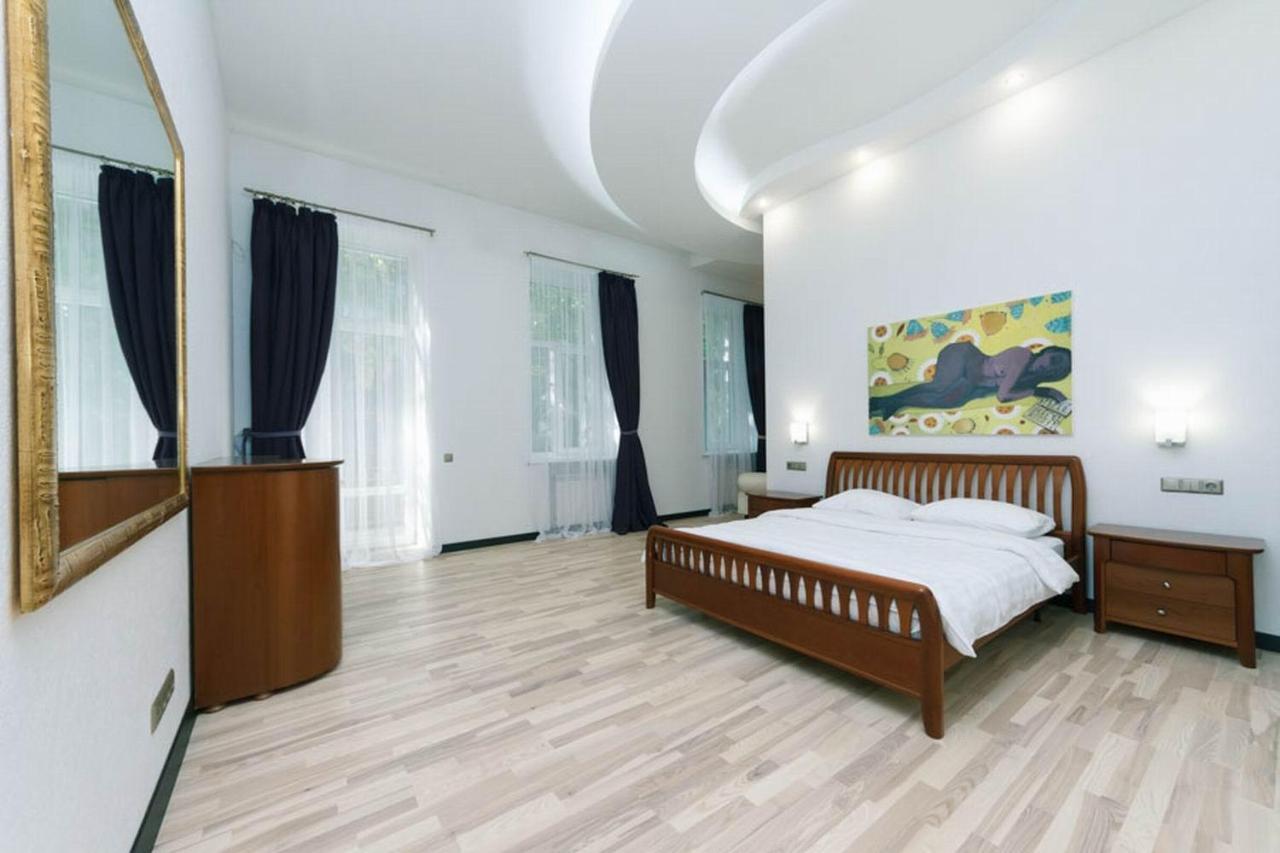 Апартаменты Lux Near Maidan, Khreschutyk 3Br Киев Экстерьер фото