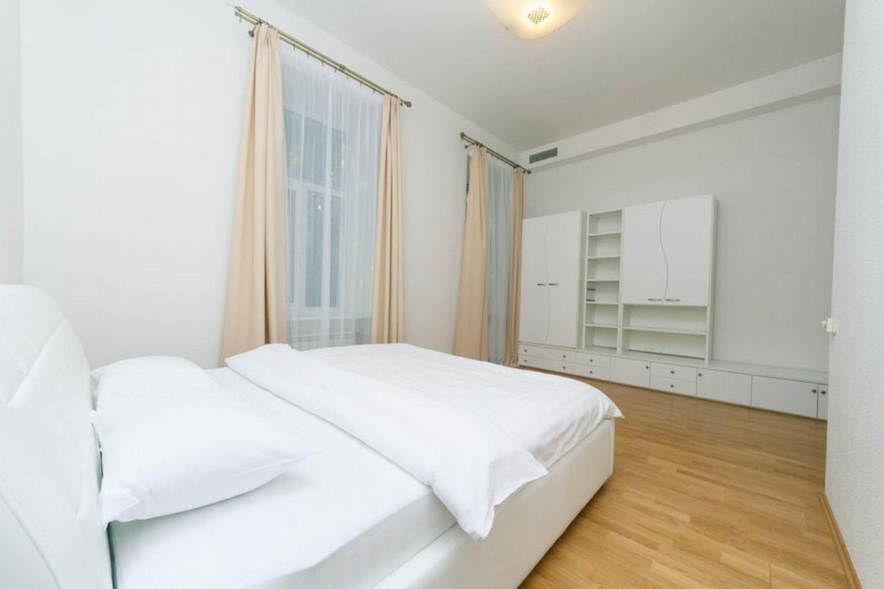 Апартаменты Lux Near Maidan, Khreschutyk 3Br Киев Экстерьер фото
